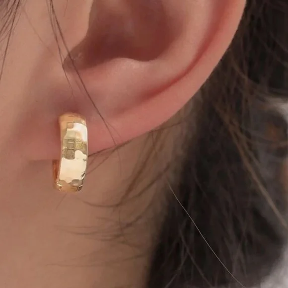 New gold colored hoop earrings - Picture 2 of 5